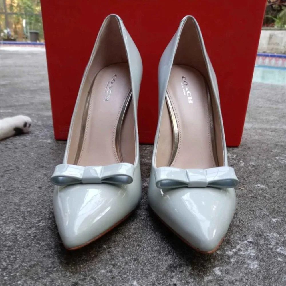 New with Box COACH Hallie Light Blue Patent Leather Heels Size 37/6.5